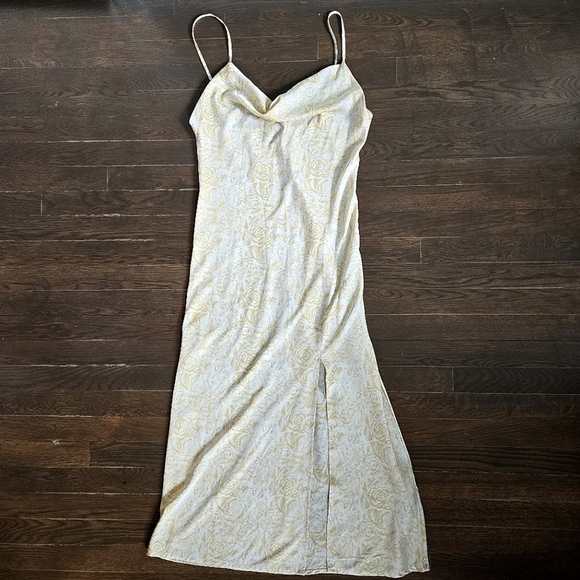 NWOT Paper heart yellow floral roses cottage satin cowel neck slip dress sz M - Picture 2 of 10